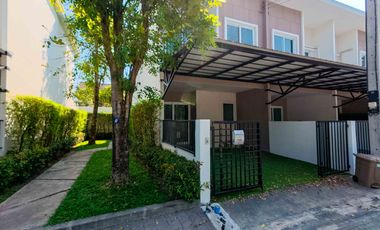 Urgent Sale! Best Value in the Project! ​Blessity Park Wongwaen-Lamlukka: Premium Corner Townhome, 3 Bedrooms, 2 Parking Spaces.