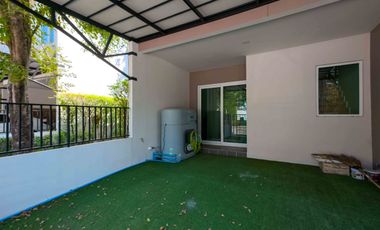Urgent Sale! Best Value in the Project! ​Blessity Park Wongwaen-Lamlukka: Premium Corner Townhome, 3 Bedrooms, 2 Parking Spaces.