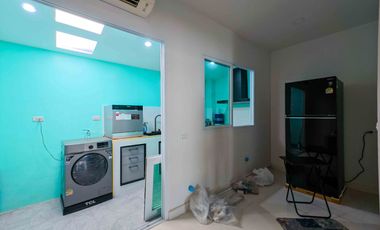 Urgent Sale! Best Value in the Project! ​Blessity Park Wongwaen-Lamlukka: Premium Corner Townhome, 3 Bedrooms, 2 Parking Spaces.