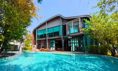 Urgent Sale! Best Value in the Project! ​Blessity Park Wongwaen-Lamlukka: Premium Corner Townhome, 3 Bedrooms, 2 Parking Spaces.