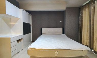 Sewa Studio Bulanan Full Furnish Lantai Rendah di Apartemen Royal Mediterania Garden