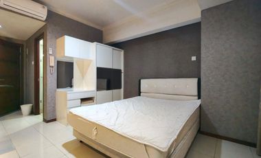 Sewa Studio Bulanan Full Furnish Lantai Rendah di Apartemen Royal Mediterania Garden