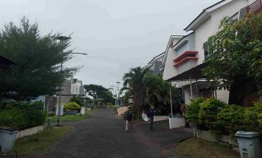 Dijual murah via lelang rumah di Ladiva Green hill Menganti Gresik