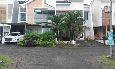 Dijual murah via lelang rumah di Ladiva Green hill Menganti Gresik