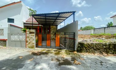 RUMAH MEWAH TANAH LUAS DI MAGUWOHARJO SLEMAN SHM