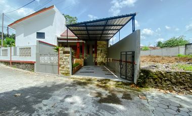 RUMAH MEWAH TANAH LUAS DI MAGUWOHARJO SLEMAN SHM