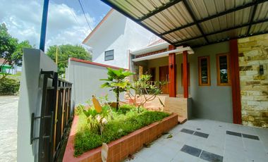 RUMAH MEWAH TANAH LUAS DI MAGUWOHARJO SLEMAN SHM