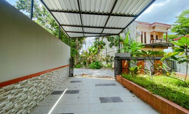 RUMAH MEWAH TANAH LUAS DI MAGUWOHARJO SLEMAN SHM