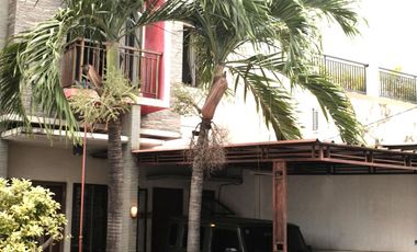 Rumah townhouse dekat pasar kebayoran lama Jakarta selatan bebas banjir