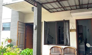 Rumah townhouse dekat pasar kebayoran lama Jakarta selatan bebas banjir