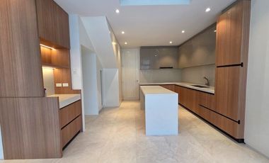 House For Sale at Verdana Homes Villaga, Daang Hari Road, Molino IV, Bacoor Cavite