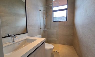 House For Sale at Verdana Homes Villaga, Daang Hari Road, Molino IV, Bacoor Cavite