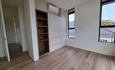 House For Sale at Verdana Homes Villaga, Daang Hari Road, Molino IV, Bacoor Cavite