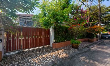 Two Adjacent Detached Houses for Sale – Nimit Mai, Khlong Sam Wa Total land nearly 200 sq.wah. Designed for shared living with privacy.