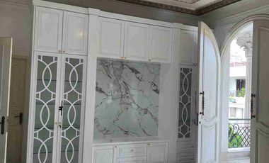 DiSEWAKAN rumah siap huni 2 lantai. Dalam cluster yg nyaman dan jarang ada. bebas banjir. lokasi prime kelapa gading