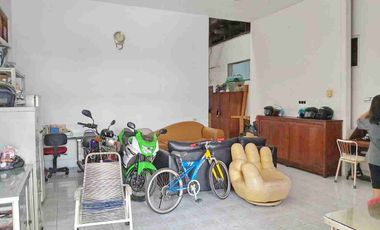 Rumah dijual dihitung tanah di Kramat Pulo Raya Jakarta Pusat