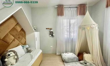 BLOOMFIELD MODEL UNIT