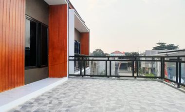 RUMAH CLUSTER MEWAH PINGGIR JALAN UTAMA AKSES JALAN LEBAR DEKAT TOL JORR, BEBAS BANJIR