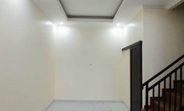 RUMAH CLUSTER MEWAH PINGGIR JALAN UTAMA AKSES JALAN LEBAR DEKAT TOL JORR, BEBAS BANJIR