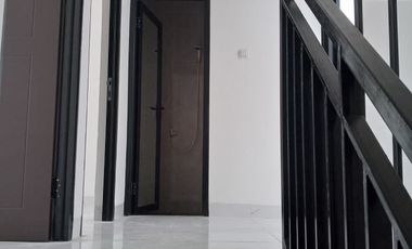 RUMAH CLUSTER MEWAH PINGGIR JALAN UTAMA AKSES JALAN LEBAR DEKAT TOL JORR, BEBAS BANJIR