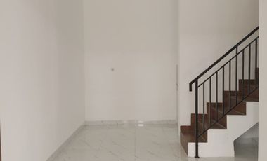 RUMAH CLUSTER MEWAH PINGGIR JALAN UTAMA AKSES JALAN LEBAR DEKAT TOL JORR, BEBAS BANJIR