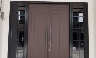 RUMAH CLUSTER MEWAH PINGGIR JALAN UTAMA AKSES JALAN LEBAR DEKAT TOL JORR, BEBAS BANJIR