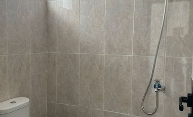 RUMAH CLUSTER MEWAH PINGGIR JALAN UTAMA AKSES JALAN LEBAR DEKAT TOL JORR, BEBAS BANJIR