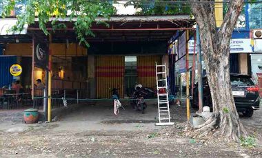 Dijual Ruko 125 m2 Raya Dukuh Kupang Barat Bagus Parkir Luas