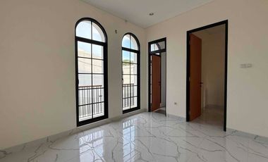 Siap Huni 2 Lantai Siap Huni Dengan Fasilitas Lengkap & Edukatif Di Kota Sawangan Depok.