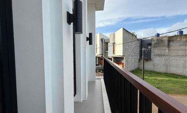 Siap Huni 2 Lantai Siap Huni Dengan Fasilitas Lengkap & Edukatif Di Kota Sawangan Depok.