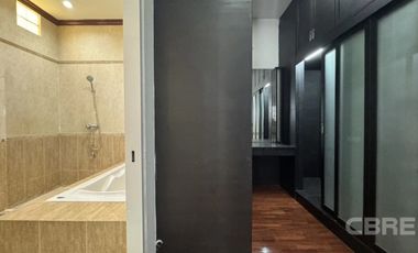Townhouse in Soi Sunthon Phimon (Rong Mueang) (4807)