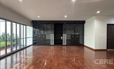 Townhouse in Soi Sunthon Phimon (Rong Mueang) (4807)