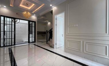 Rumah Mewah 3 Lantai Siap Huni  Di Jagakarsa, Jakarta Selatan