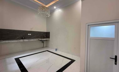 Rumah Mewah 3 Lantai Siap Huni  Di Jagakarsa, Jakarta Selatan