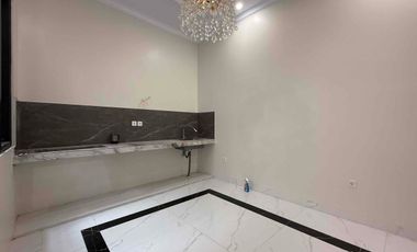 Rumah Mewah 3 Lantai Siap Huni  Di Jagakarsa, Jakarta Selatan