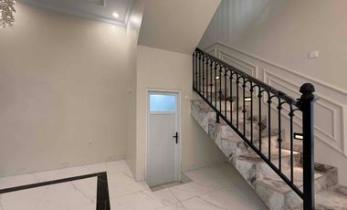 Rumah Mewah 3 Lantai Siap Huni  Di Jagakarsa, Jakarta Selatan