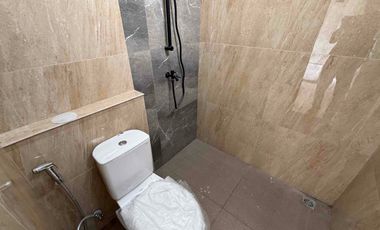 Rumah Mewah 3 Lantai Siap Huni  Di Jagakarsa, Jakarta Selatan