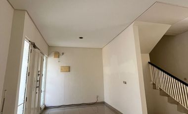 DISEWAKAN CEPAT RUMAH DI GOLF LAKE