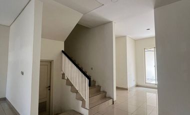 DISEWAKAN CEPAT RUMAH DI GOLF LAKE