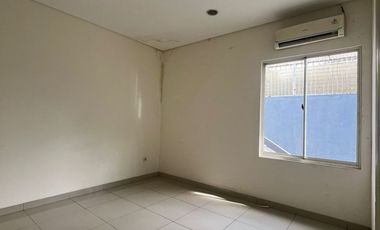 DISEWAKAN CEPAT RUMAH DI GOLF LAKE