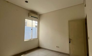 DISEWAKAN CEPAT RUMAH DI GOLF LAKE