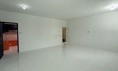 Strategis Jual Rumah 2Lt. Unfurnished di Perumahan Cengkareng Indah Akses ke Bandara Soekarno-Hatta, Dekat ke Mall Puri Indah, Central Park