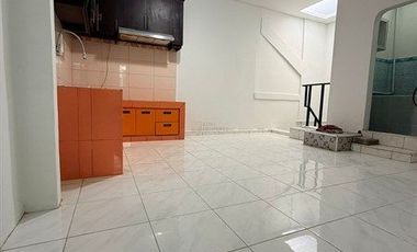 Strategis Jual Rumah 2Lt. Unfurnished di Perumahan Cengkareng Indah Akses ke Bandara Soekarno-Hatta, Dekat ke Mall Puri Indah, Central Park