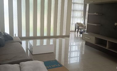 TURUN HARGA - Rumah siap huni sebrang Nava Park dengan private pool harga BU dikelilingi taman/jogging track