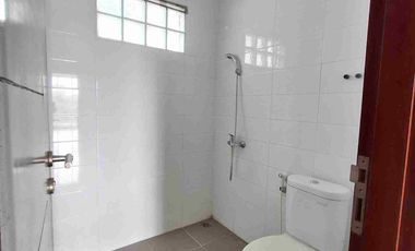 Disewakan Rumah Apik Terawat Lingkungan Tenang di Holis Regency