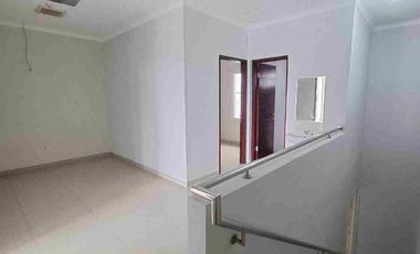 Disewakan Rumah Apik Terawat Lingkungan Tenang di Holis Regency