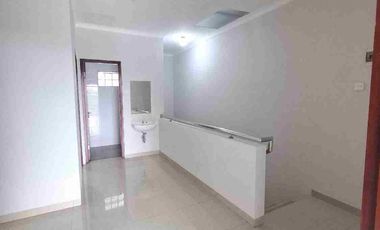 Disewakan Rumah Apik Terawat Lingkungan Tenang di Holis Regency