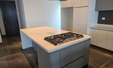 ESPECTACULAR CASA EN VENTA EN CARRETERA NACIONAL.