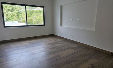 ESPECTACULAR CASA EN VENTA EN CARRETERA NACIONAL.