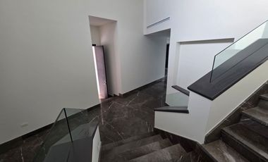 ESPECTACULAR CASA EN VENTA EN CARRETERA NACIONAL.